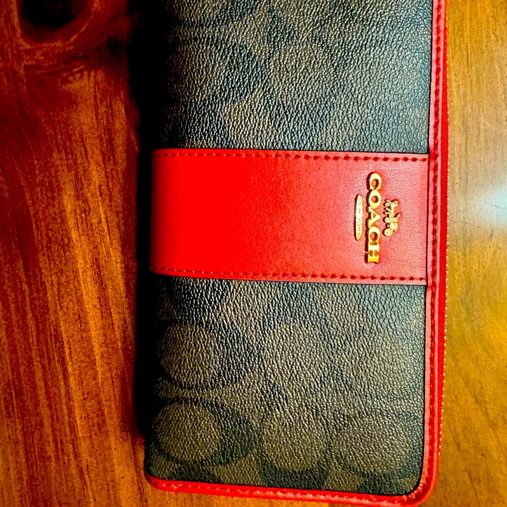 Coach Signature Zip Wallet in Brown/Red